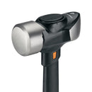 Alt Tag: Строителен чук Fiskars IsoCore™ размер L с кована глава и IsoCore™ система за намаляване на вибрациите