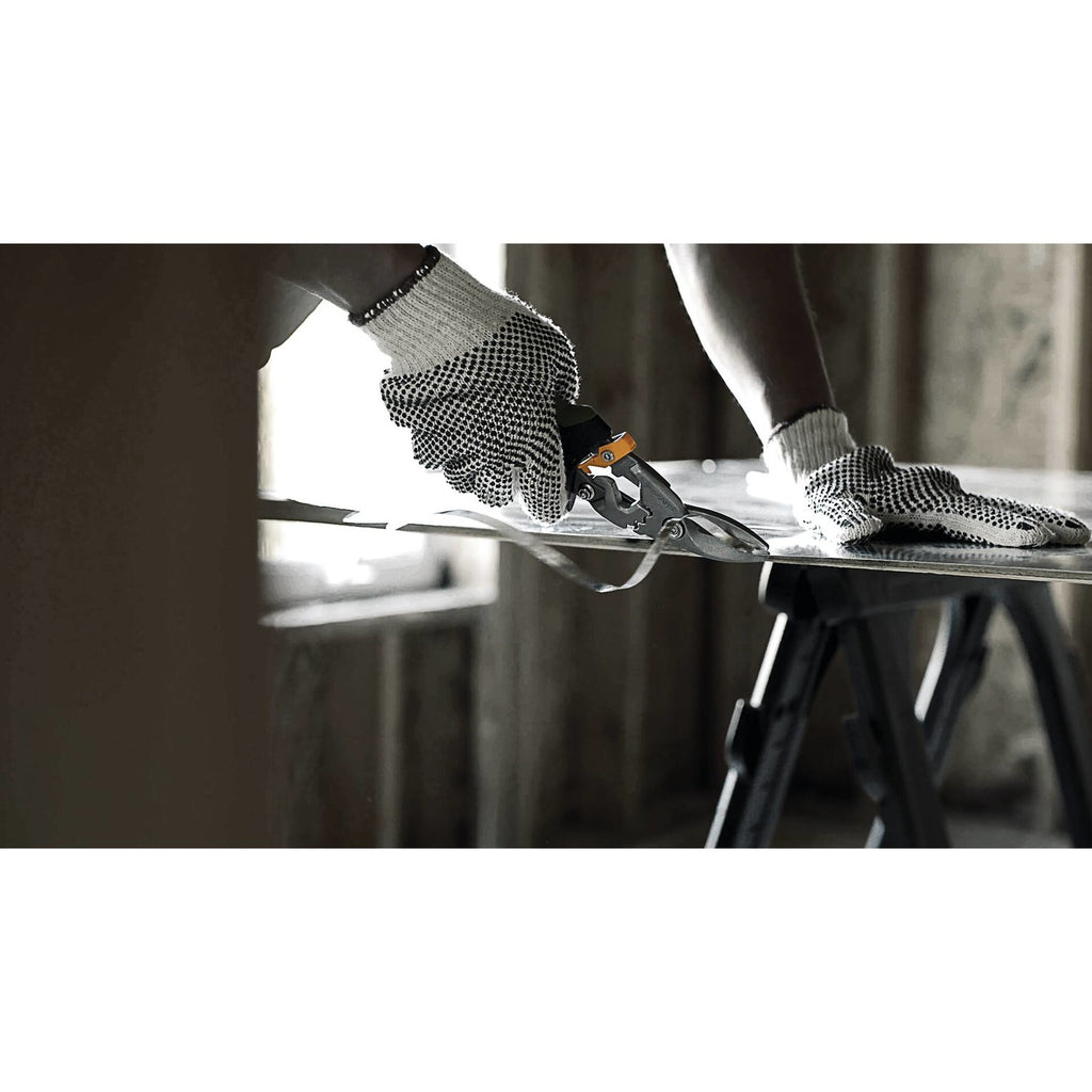 Ножица за ламарина с извити остриета Fiskars PowerGear™, за дясно рязане – ергономична ръкохватка и мощно рязане на метал в работна среда