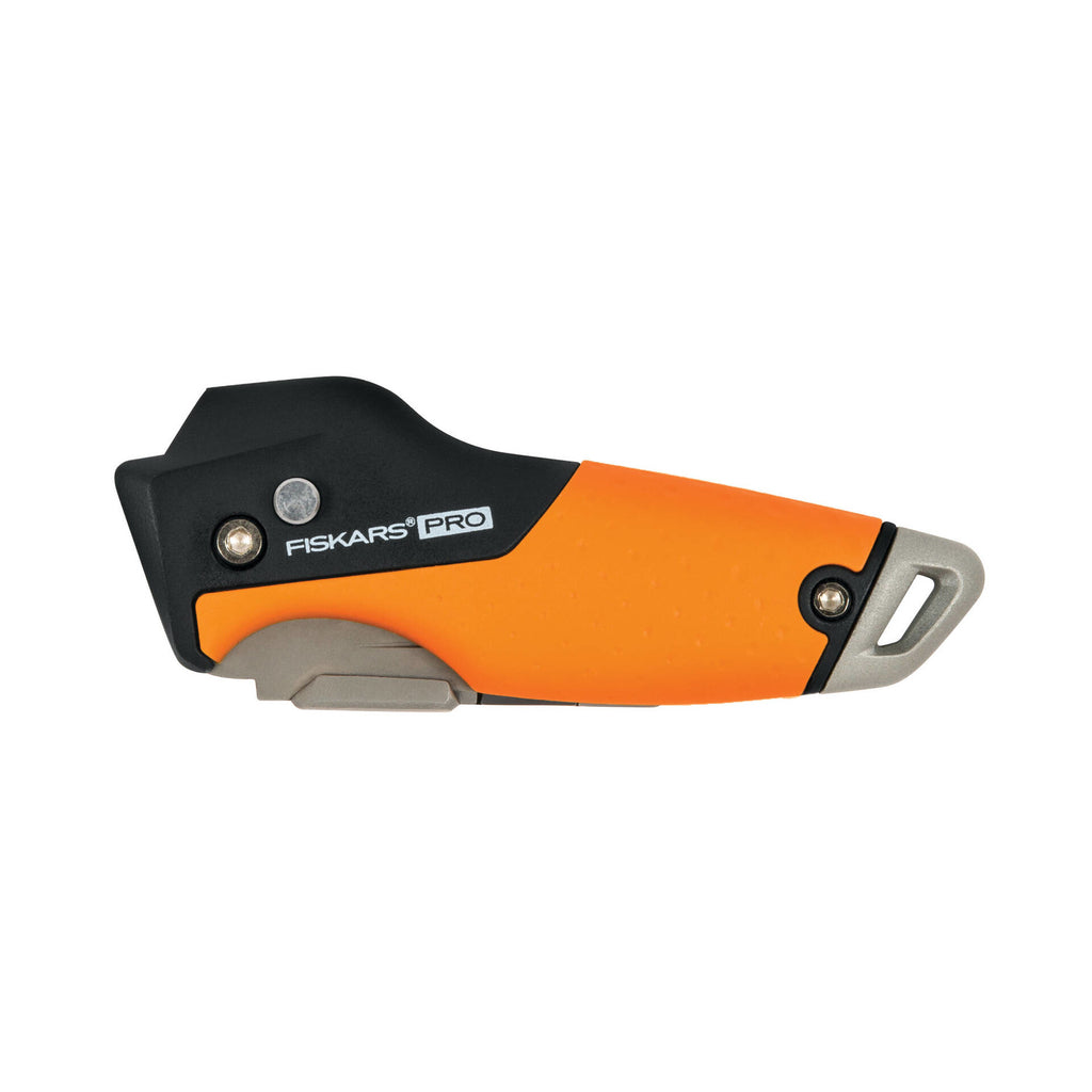 Сгъваем макетен нож Fiskars Pro CarbonMax™ 1027224 – компактен, здрав стоманен корпус и двойно заключване за безопасна смяна на острието