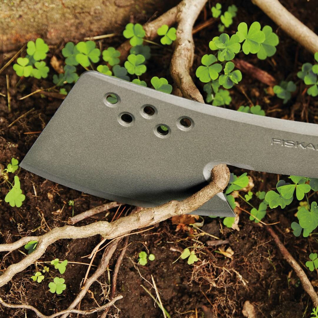 Мачете-секира с кука Fiskars Solid™ - Nika.bg