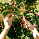 Лозарска ножица с разминаващи се остриета Fiskars Plus™ SmartFit™ P541