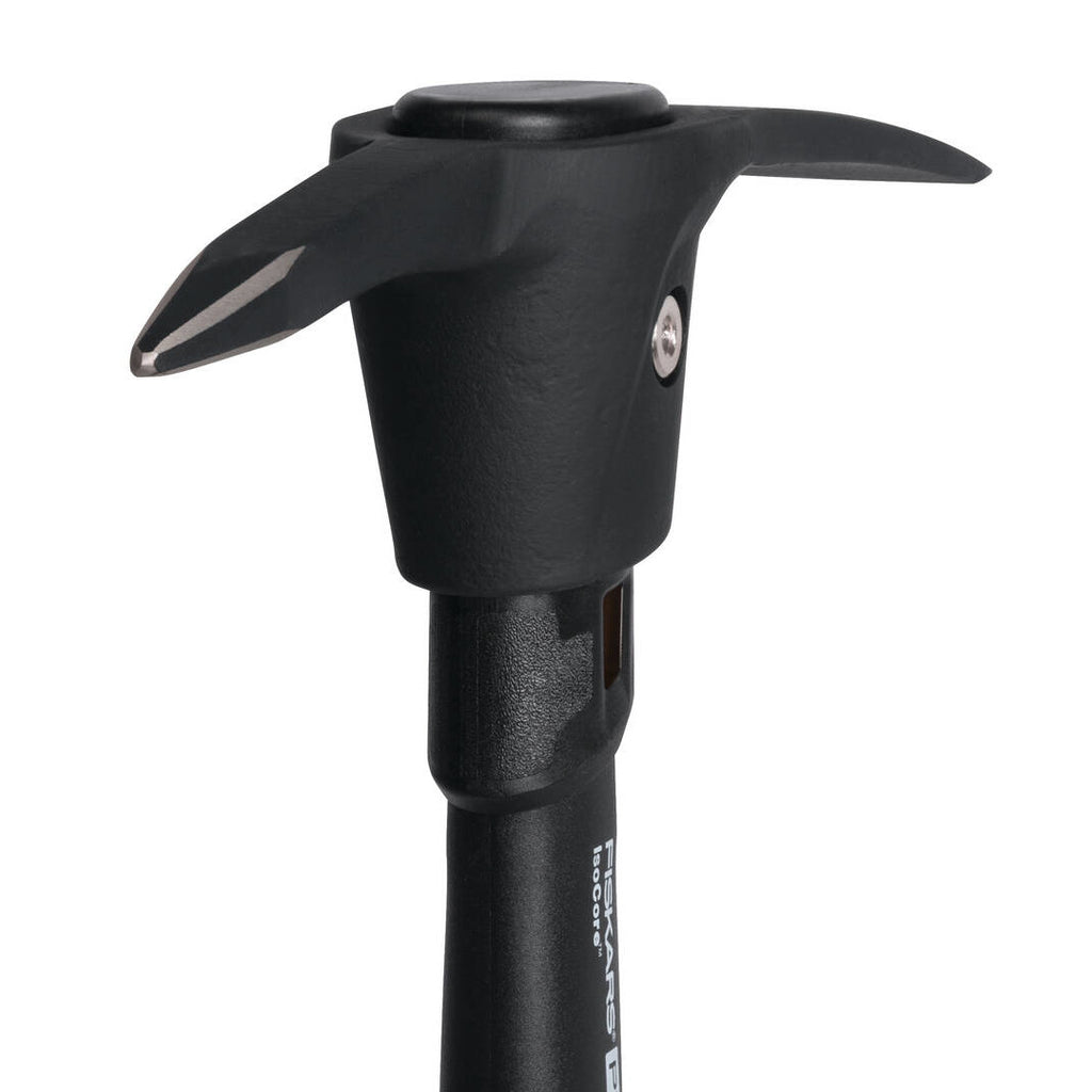 Кирка Fiskars Pro IsoCore™, размер S - черна здрава глава и IsoCore™ дръжка за намаляване на вибрации при тежка работа