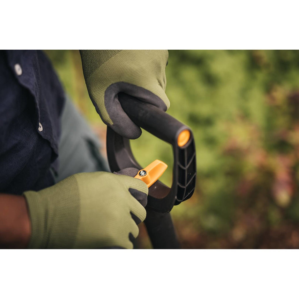 Телескопична заострена лопата Fiskars Xact™ - Nika.bg