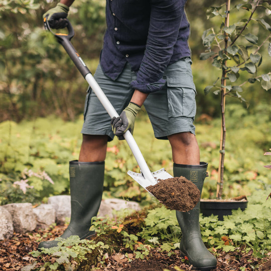 Телескопична заострена лопата Fiskars Xact™ - Nika.bg