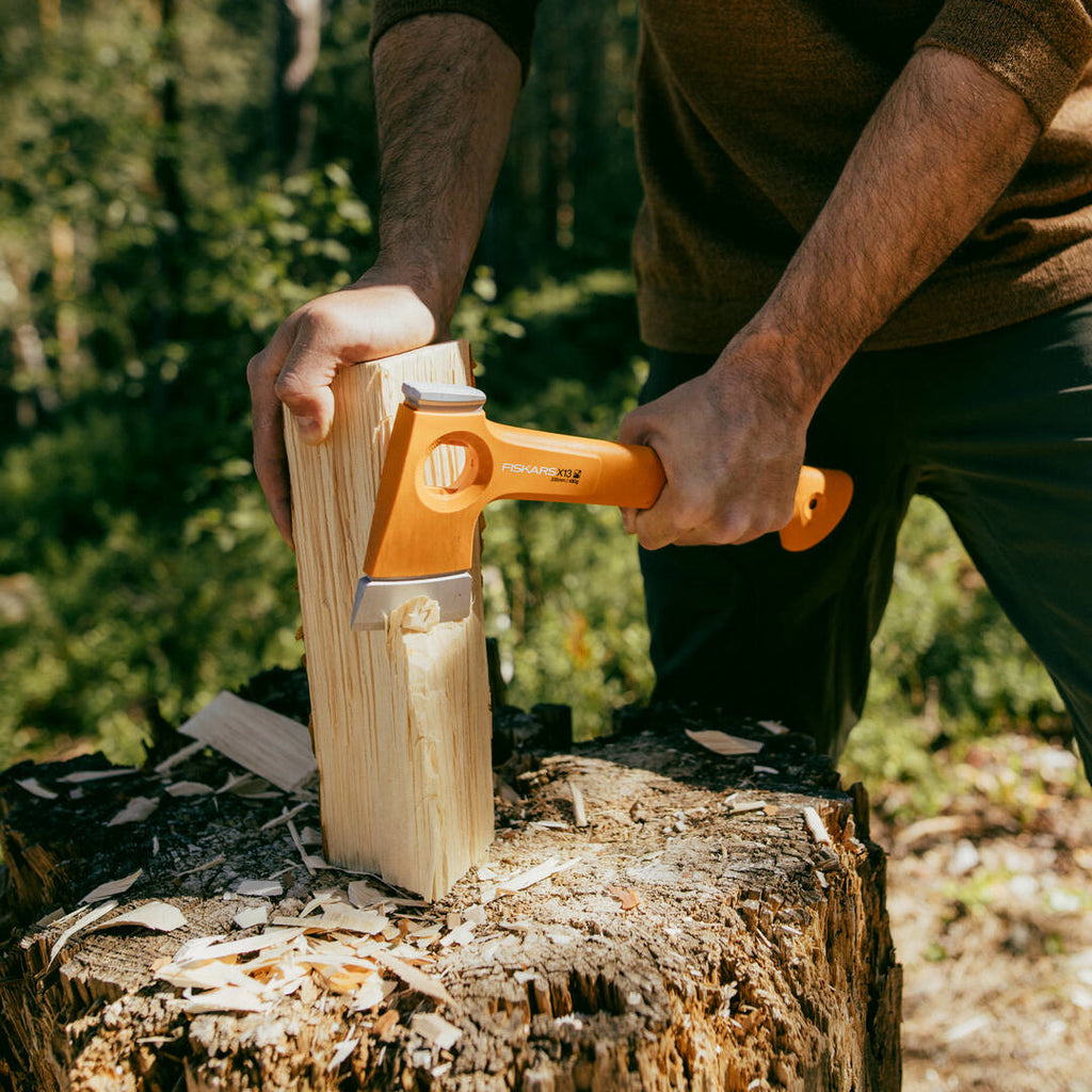 Ултралека туристическа брадва Fiskars X-series™ X13 - XXS - Nika.bg