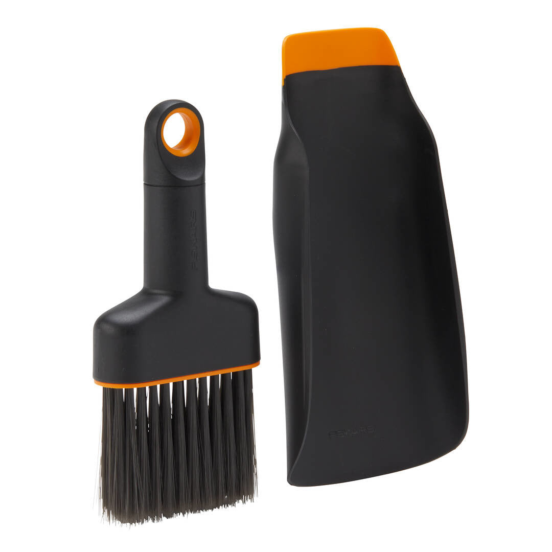 Комплект лопатка за засаждане и четка Fiskars Urban, 20.6 см