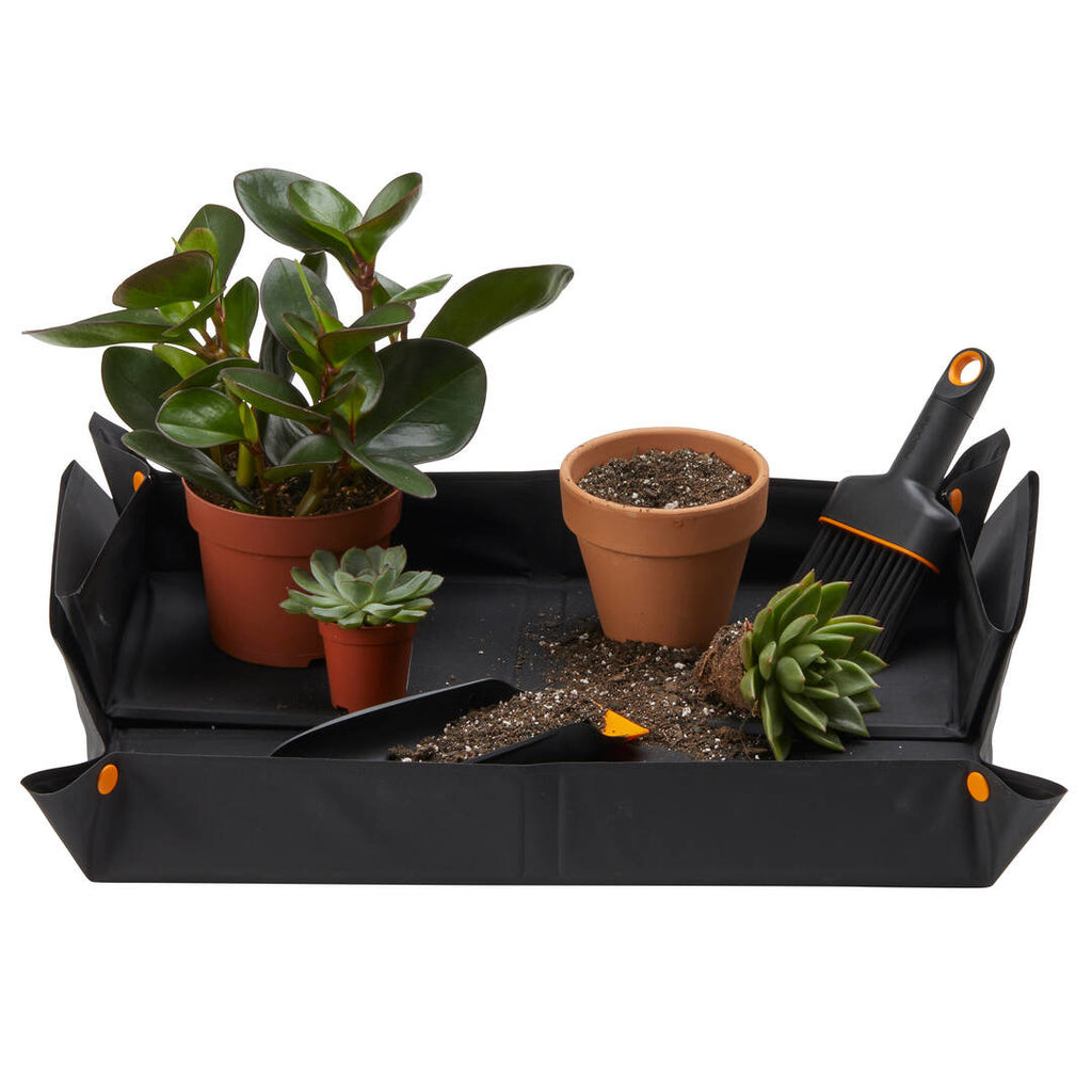 Комплект лопатка за засаждане и четка Fiskars Urban, 20.6 см