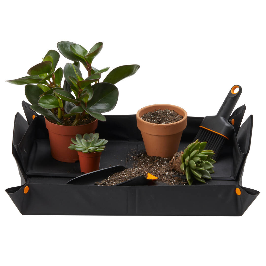 Подложка за засаждане и пресаждане Fiskars Urban, 82.5x44.5 см - Nika.bg