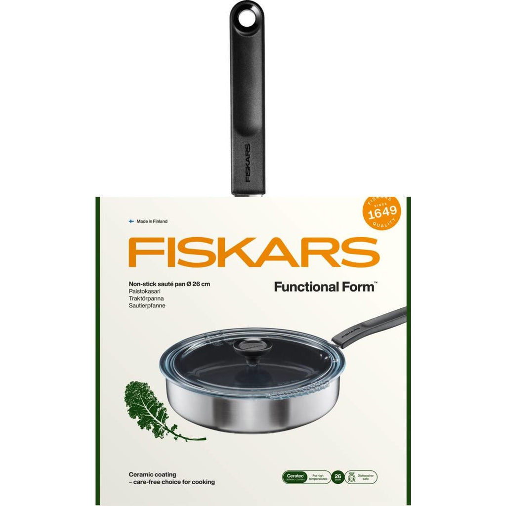 Тиган за сотиране Fiskars Functional Form с незалепващо керамично покритие и капак 26 см. — снимка на опаковката и дръжката