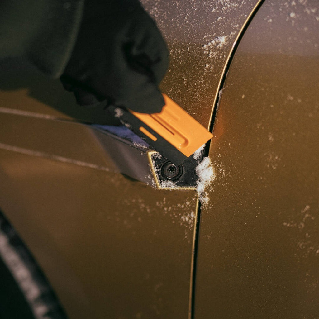 Телескопична четка и стъргалка Fiskars X-series™ 85–113 см