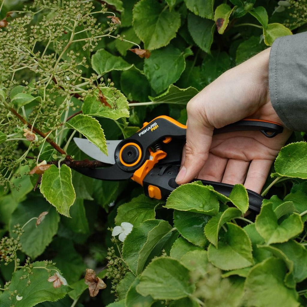 Лозарска ножица Fiskars X-Series DualAction™ P981