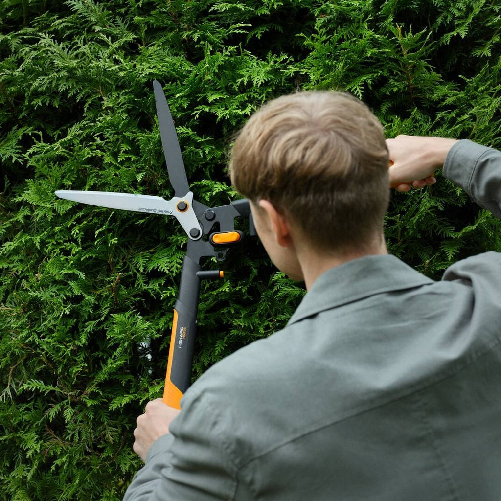 Ножица за храсти и жив плет Fiskars X-series DualAction™ HSX96 - Nika.bg