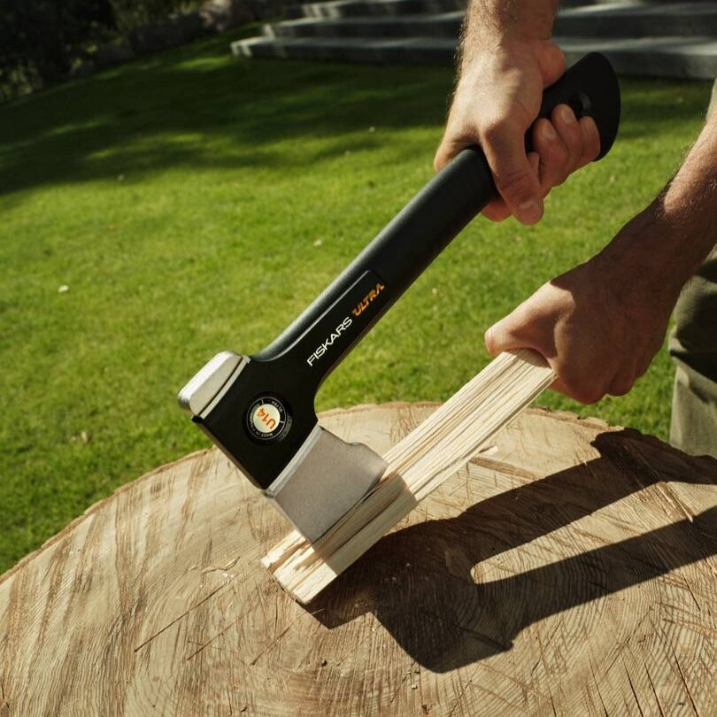 Универсална брадва за къмпинг, лов и туризъм Fiskars Ultra X-series™ U14 - XS - Nika.bg