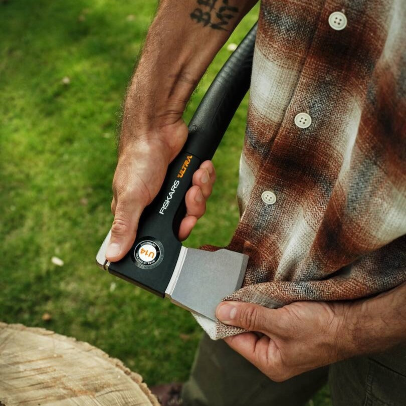 Универсална брадва за къмпинг, лов и туризъм Fiskars Ultra X-series™ U14 - XS - Nika.bg