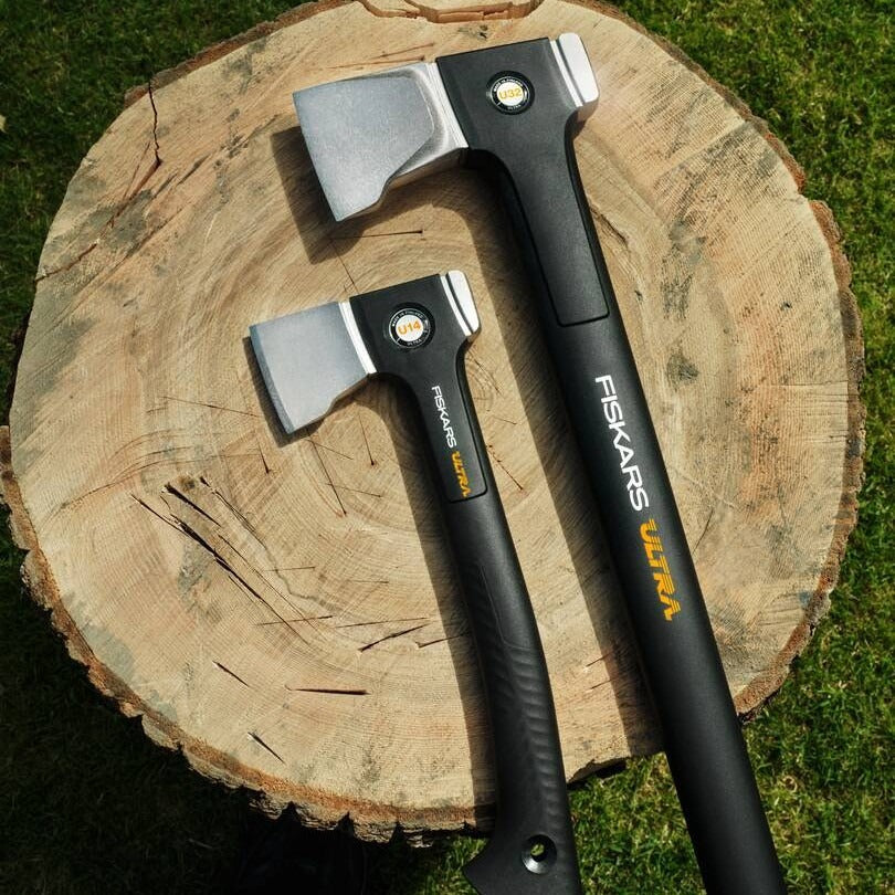 Универсална брадва за къмпинг, лов и туризъм Fiskars Ultra X-series™ U14 - XS - Nika.bg