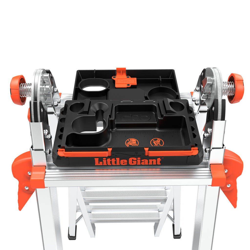 Магнитна табла за инструменти Little Giant® Tool Tray™ XL, организиране на работното място с отделения за инструменти.