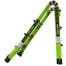 Телескопична стълба от фибростъкло Little Giant Dark Horse 2.0, сгъната в позиция, демонстрираща гъвкавост и удобство.