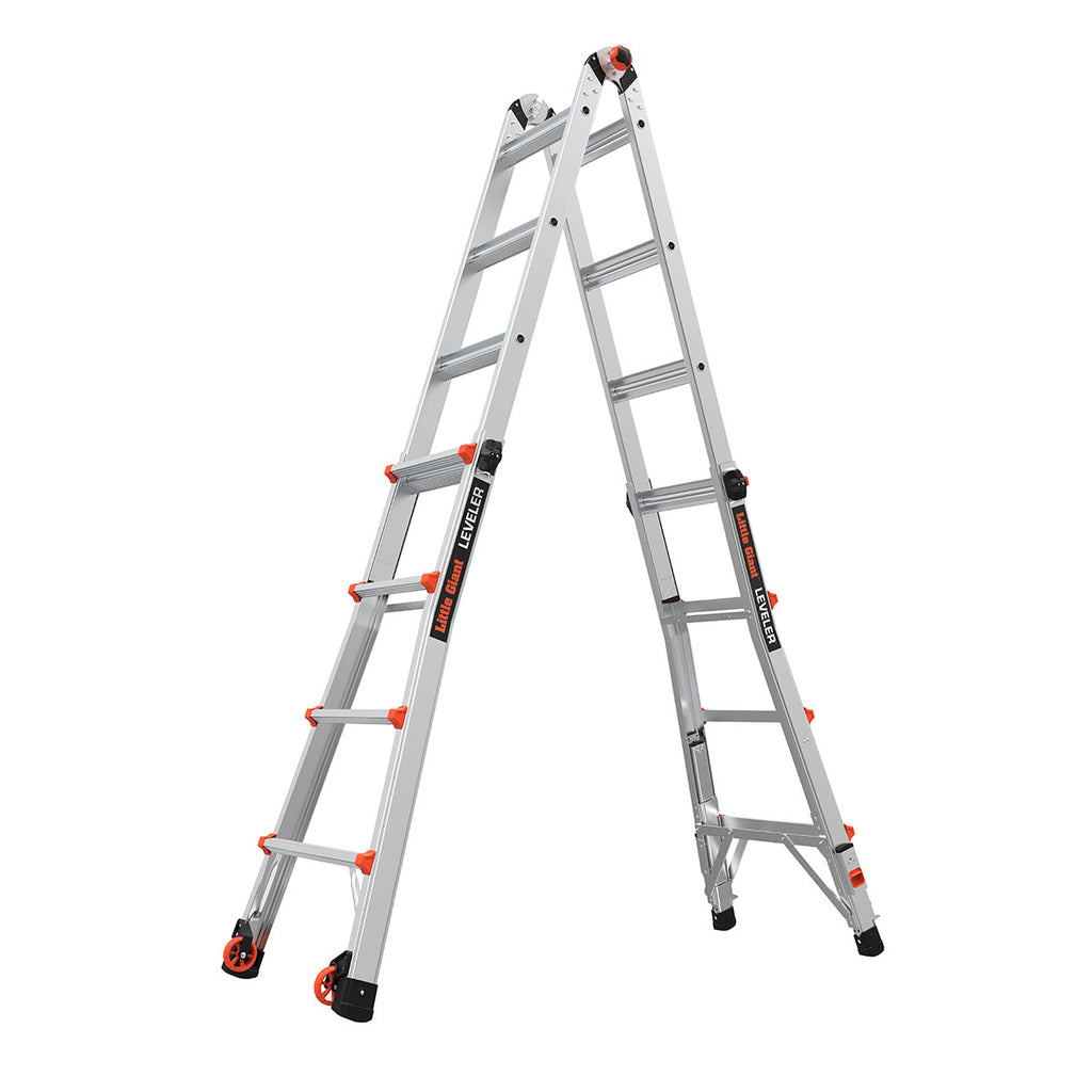 Телескопична алуминиева стълба Little Giant Leveler M17 с регулируеми крака, идеална за работа на неравен терен.