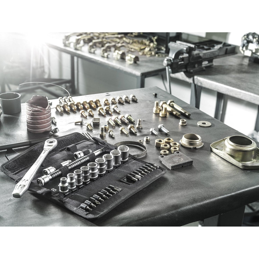 Купи Комплект инструменти с тресчотка WERA Zyklop Metal 3-8“ - 29 части за 251.16 лв. само от Nika.bg