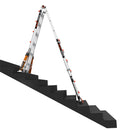 Телескопична стълба Conquest 4x6, поставена на стълбище, идеална за различни терени и приложения.