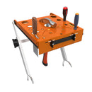 Работна платформа Little Giant с инструменти и стабилна повърхност за работа и удобство при строителни дейности.