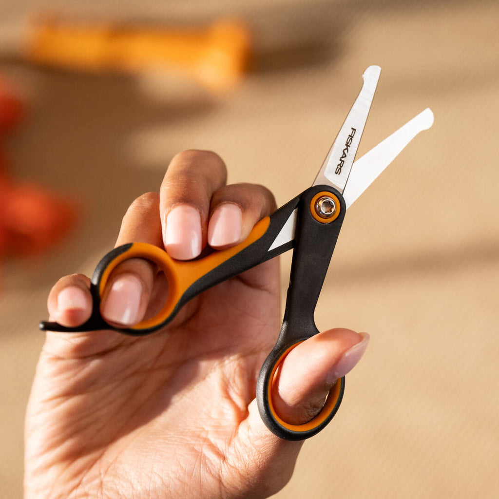 Грууминг ножица Fiskars за прецизно оформяне на козина - Nika.bg