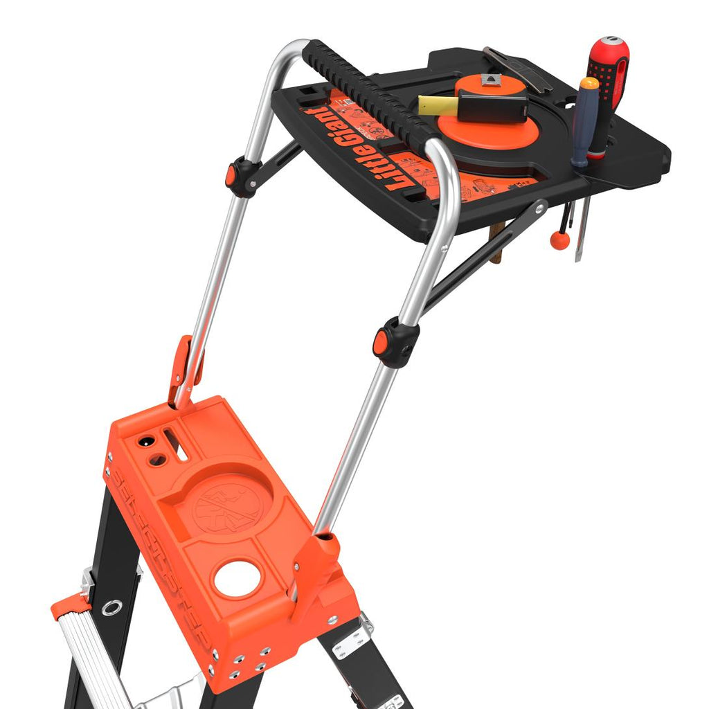 Мултифункционална поставка за инструменти Little Giant AirDeck, осигуряваща безопасност и удобство по време на работа.