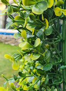 Декоративни плочки Камелия - близък план на зелени листа, идеални за вертикално озеленяване и интериорен дизайн.