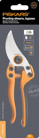 Професионална ножица за рязане на клони, модел P-8, с удобен дизайн и остриета от закалена стомана.