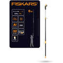 Телескопична ножица Fiskars UPX86 за високи клони с височина до 6 метра и диаметър на клони до 32 мм.