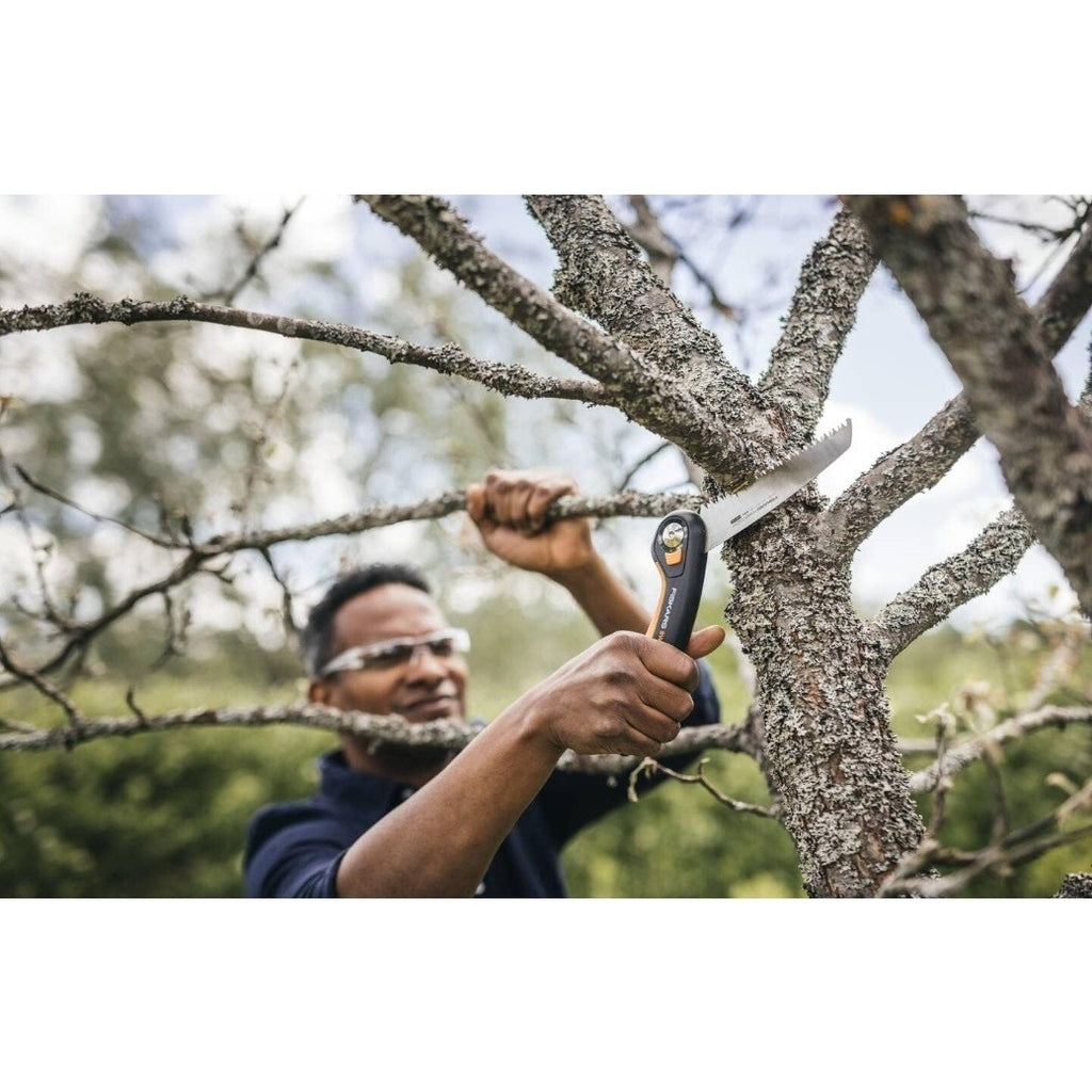 Сгъваем градински трион за клони Fiskars SW69 - Nika.bg