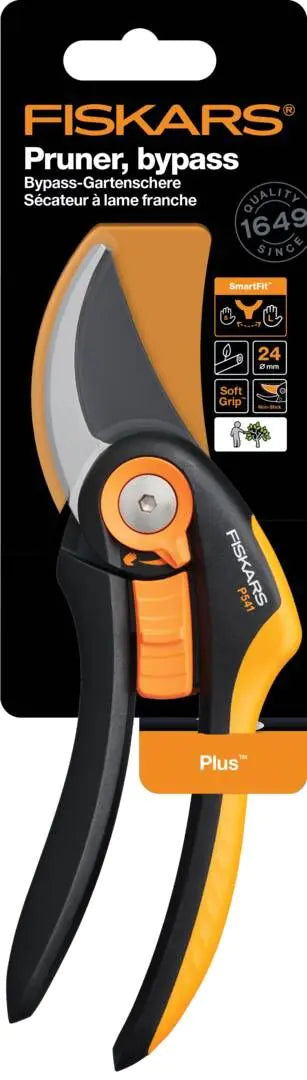 Лозарска ножица с разминаващи се остриета Fiskars Plus™ SmartFit™ P541