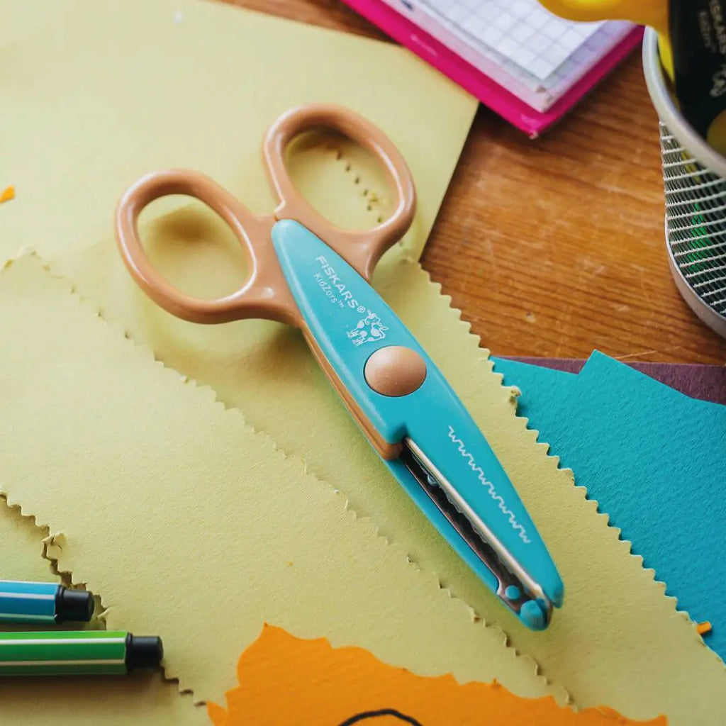Детски комплект декоративни ножици Fiskars Kidzors™, 6 броя - Nika.bg