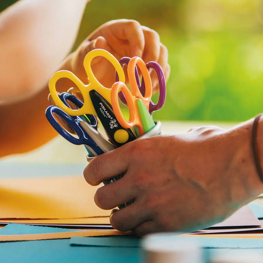 Детски комплект декоративни ножици Fiskars Kidzors™, 6 броя - Nika.bg