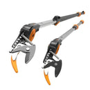 Телескопична ножица UPX86 за високи клони с остриета и удобни дръжки, произведена от Fiskars.