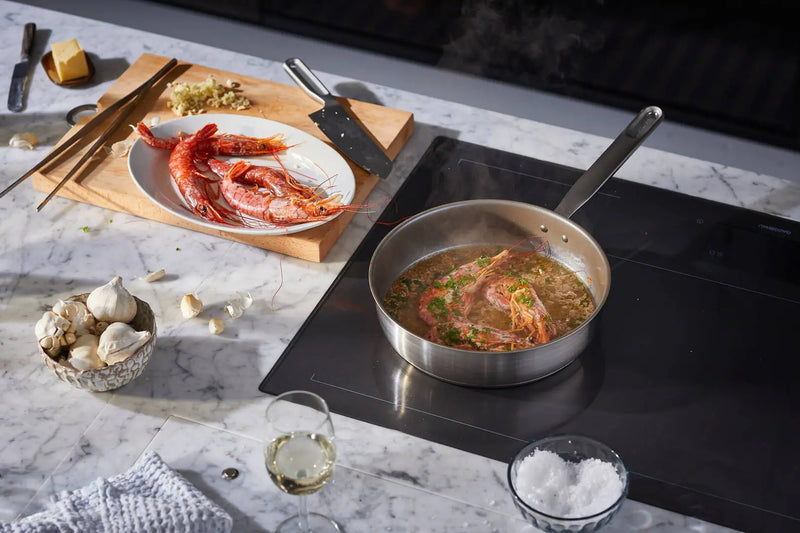 Тиган за сотиране Fiskars All Steel с капак и незалепващо керамично покритие, 26cm