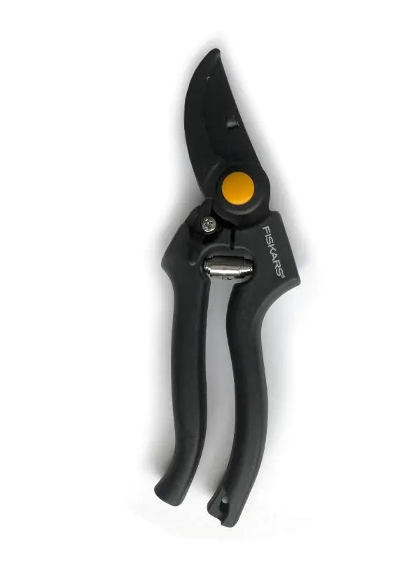 Универсална градинска ножица с разминаващи се остриета Fiskars SMARTFIT FiberComp™