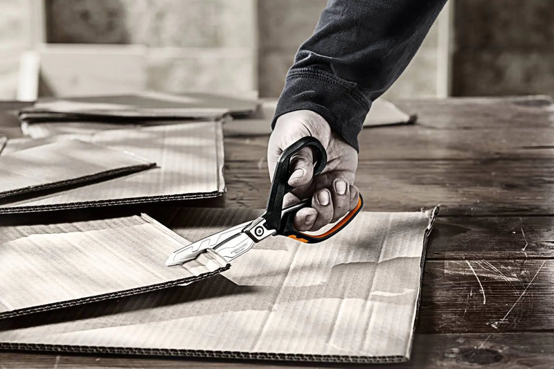 Професионална ножица за изолационни материали с подсилен механизъм Fiskars PRO PowerArc, 21 cm