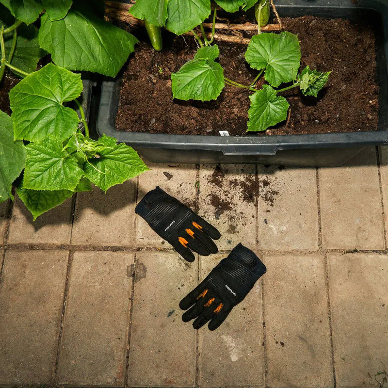 Защитни ръкавици FISKARS за работа с брадва и ръчни инструменти, размер 10