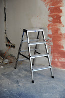 Двустранна алуминиева стълба KRAUSE DOPPLO 2x4, идеална за домашни ремонти и високи задачи.