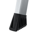 Детаил на основата на двустранна алуминиева стълба KRAUSE TREPPO, осигуряваща стабилност и безопасност.