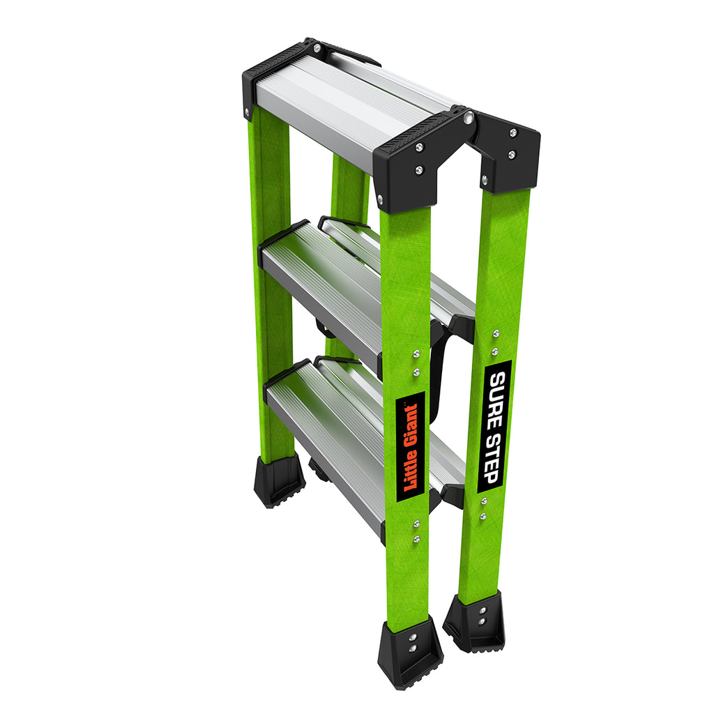 Двустранна стълба Little Giant Sure Step™ с 2x3 стъпала, изработена от фибростъкло, лека и компактна.