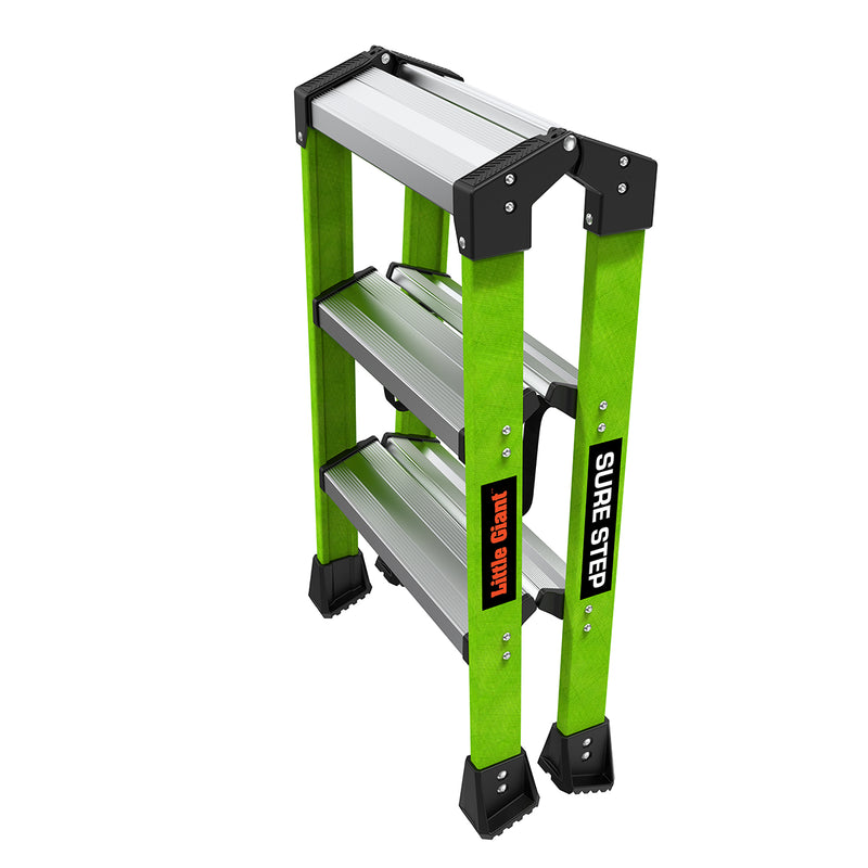 Двустранна стълба Little Giant Sure Step™ с 2x3 стъпала, изработена от фибростъкло, лека и компактна.
