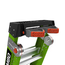 Детайл на двураменна стълба KING KOMBO с удобни дръжки и стабилна конструкция от фибростъкло.