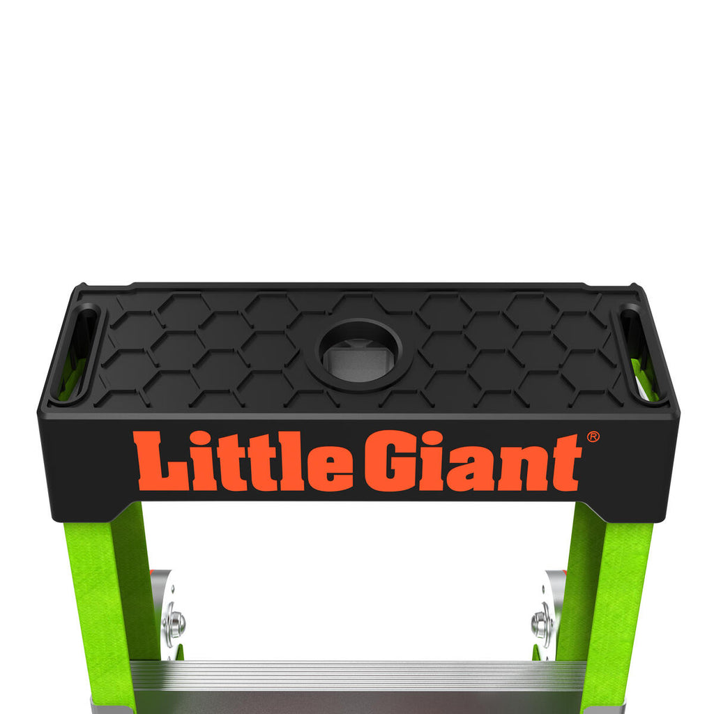 Плоча на стълба Little Giant с черна повърхност и зелени рамки, проектирана за максимална стабилност.