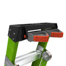 Детайл от двураменна стълба KING KOMBO с чинийки за инструменти и V-образна опора. Идеална за майстори.