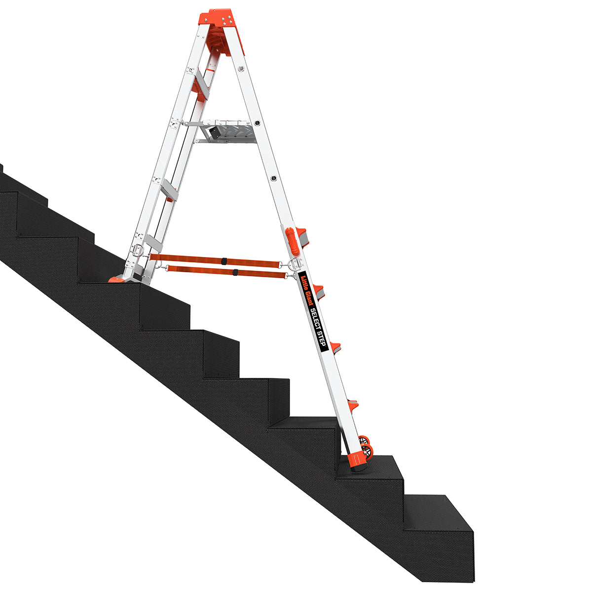 Двустранна телескопична стълба Little Giant Select Step, поставена на стълба за безопасно изкачване.