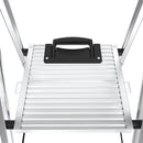 Платформа на алуминиева стълба Little Giant Xtra-Lite Plus с ръкохватка за удобство и сигурност.