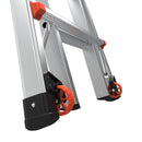 Детайл от телескопична алуминиева стълба Little Giant VELOCITY 2.0 с Rapid Locks механизми за бърза настройка.