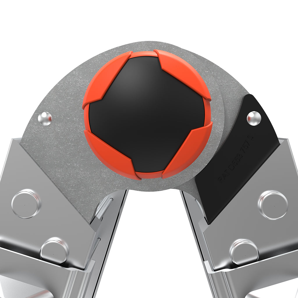 Детайл на механизма на телескопична алуминиева стълба Little Giant Velocity, осигуряващ сигурност и лесно регулиране.